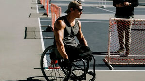 휠체어로 245㎞&hellip;두 다리 잃은 참전용사 '세계 신기록'