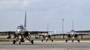 블랙이글스, 일본 오키나와서 급유&hellip;한국 공군기 처음