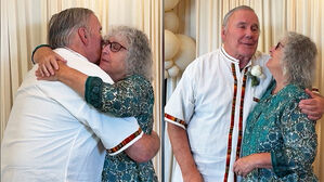 39년 함께한 아내 몰라보고 청혼&hellip;치매 노인 감동 결혼