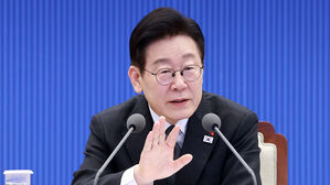 '국민체감 정책' 보고받은 이 대통령&hellip;"꾸준하고 속도감 있는 집행"