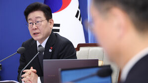 이 대통령 "증권거래소 백화점, 썩은 상품 없어야"&hellip;시장 개혁 독려