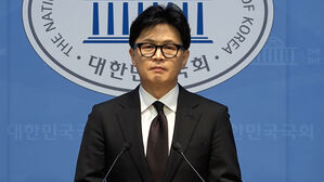 한병도 "한동훈 콘서트 티켓장사 오만"&hellip;한동훈 "여당 공천뇌물이 장사"