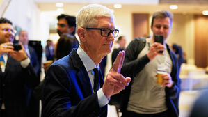 팀 쿡 "구글 AI, 가장 유능해 채택&hellip;반도체 수급, 아이폰 공급에 영향"