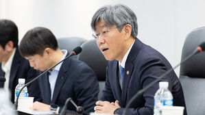 국토 1차관 "추가 공급 방안, 2월에도 나올 수 있다"