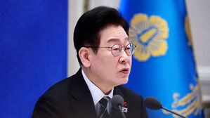 이 대통령 "설탕부담금, 어려운 문제일수록 토론&hellip;조작&middot;왜곡 사양"