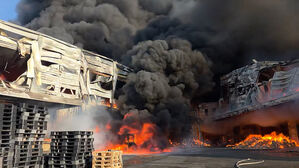 순식간에 '시뻘건 불길'에 공장 휩싸여&hellip;시신 1구 발견