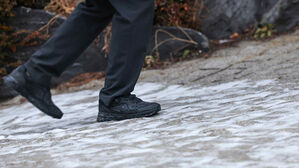 "출근길 전국이 빙판길"&hellip;아침까지 충청&middot;남부 등에 많은 눈