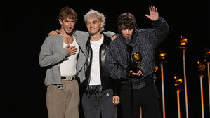 그래미 수상자들, 트럼프 행정부 이민 단속 규탄&hellip;"ICE 아웃"