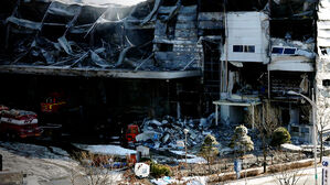 '공장 불난 지 나흘 지났지만&hellip;' 마지막 실종자 오리무중