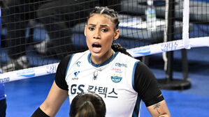 실바 32득점&hellip;5위 GS칼텍스, 4위 IBK 잡고 승점 1점차 추격