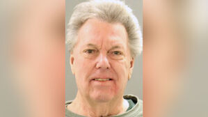 바이든 부인 질 여사 전 남편, 아내 살해 혐의로 기소