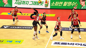 페퍼저축은행, 현대건설에 완승&hellip;전적 '4승 1패'