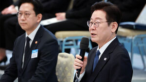 이 대통령 "과학기술 인재 대체복무 확대 검토"