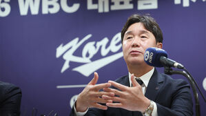류지현 야구 대표팀 감독 "주장 이정후&hellip;마무리는 오브라이언"