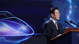 이 대통령 "이순신 장군 승리한 거제 견내량서 국토대전환 첫 삽"