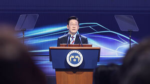 이 대통령, 거제 남부내륙철도 착공식 참석&hellip;청와대 "국토 대전환 첫 삽"