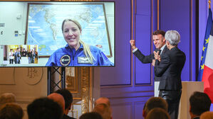 세 살배기 딸의 토끼 인형&hellip;우주인 엄마와 ISS 간다