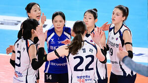 기업은행, 3위 흥국생명 승점 4차 추격&hellip;정관장은 9연패