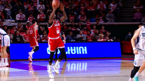 장거리 버저비터&hellip;SK 3연승 향한 '골인'