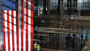 미, 드론 잡는 레이저로 '풍선' 격추&hellip;공항 폐쇄로 혼선도