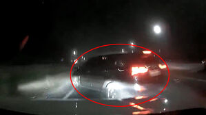 "믿고 꾸벅 졸다가"&hellip;사고 수습하던 경찰&middot;견인차 기사 사망 