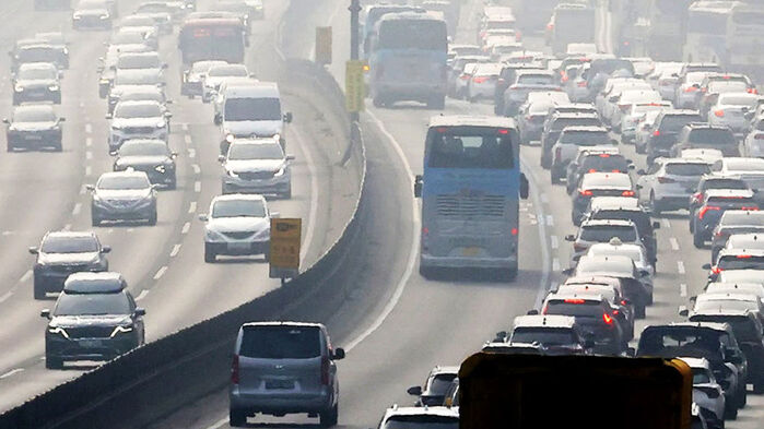 오늘만 500만 대 이동&hellip;고속도로 '빨간불'