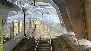 스위스 알프스 산간 마을서 눈사태로 열차 탈선&hellip;5명 부상