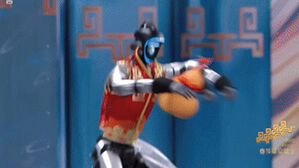 '군무→취권&middot;쌍절곤' 화려한 변신&hellip;중국 춘제 TV서 2년 연속 화제 로봇