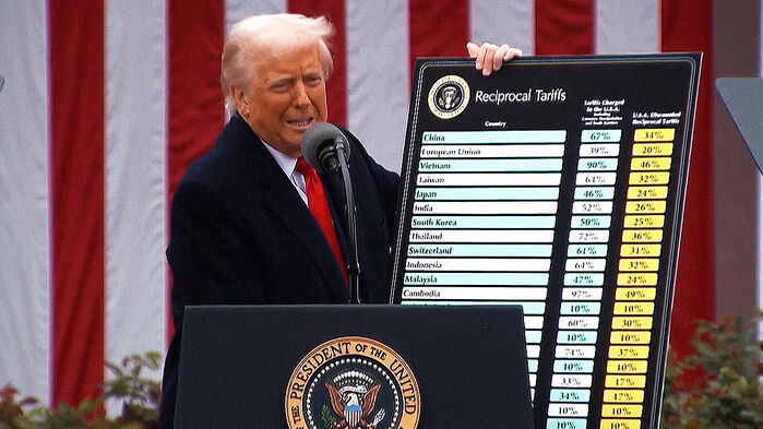 트럼프, '상호관세 위법' 판결에 "관세 15%로 인상할 것"