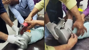 냄비에 머리 낀 아이&hellip;"꽉 붙잡고 살짝" 극적 구조