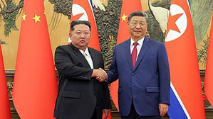 시진핑, 김정은 총비서 재추대에 축전&hellip;"양국 관계 긍정적 발전"