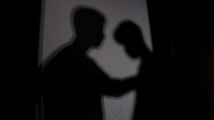 "할아버지 왜 이러세요"&hellip;대낮 공원서 10대 4명 폭행