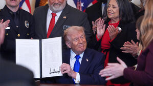 트럼프, '불법체류 살인범죄 피해 가족의 날' 지정 포고문 서명