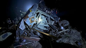 네팔 산악 고속도로서 300ｍ 아래 강으로 버스 추락&hellip;19명 사망