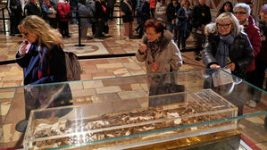 '가난한 자들의 성자' 성 프란치스코 유해 이탈리아 성당 공개