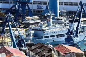 중, 세계 최대 155㎜거포 군함 건조 포착&hellip;타이완 상륙작전용 추정