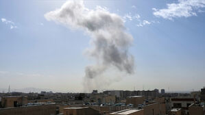 이스라엘 "이란에 예방 타격"&hellip;수도 테헤란에 미사일 폭격