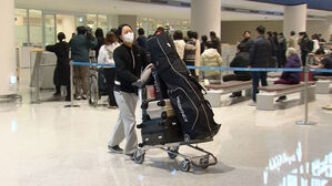 "숙소 근처에 파편 떨어져"&hellip;KLPGA 선수들 두바이서 귀국