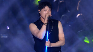 우즈 첫 정규앨범 수록곡들 음원차트 진입