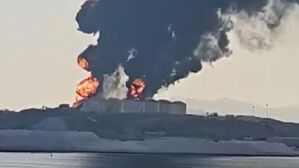 '중재자' 오만 항구에도 드론 공격&hellip;연료 탱크 화재