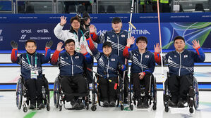 휠체어컬링 혼성팀도 4강행&hellip;'부부 메달' 조준