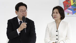 이 대통령 "문화 지원 많이 할 생각&hellip;'밑빠진 독' 우려도"