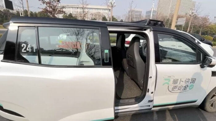 100여 대가 동시에 '뚝'&hellip;"갇혀서 못 나간다" 속출