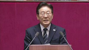 [속보] 이 대통령 "민생 경제 전시 상황&hellip;골든타임 놓치지 말아야"