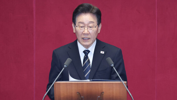 이 대통령 "민생경제 전시상황&hellip;빚 없는 추경"