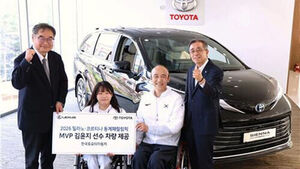 '패럴림픽 메달 5개' MVP 김윤지, 부상으로 토요타 미니밴