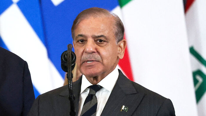Pakistan's PM and Army Chief Head to Switzerland to Mediate U.S.-Iran Talks