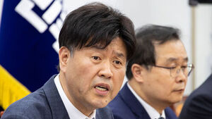 '대통령 측근' 김용 "결백 자신&hellip;경기도 보궐 출마 원해"