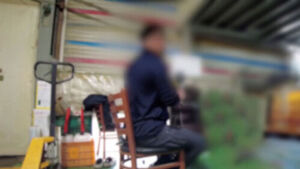 '에어건 분사' 가혹행위 저지른 사업주 구속송치