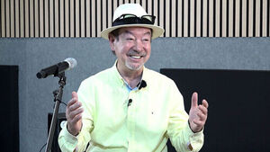 "로제 덕분, 운이 좋았습니다" 데뷔 50년 만에 월드투어